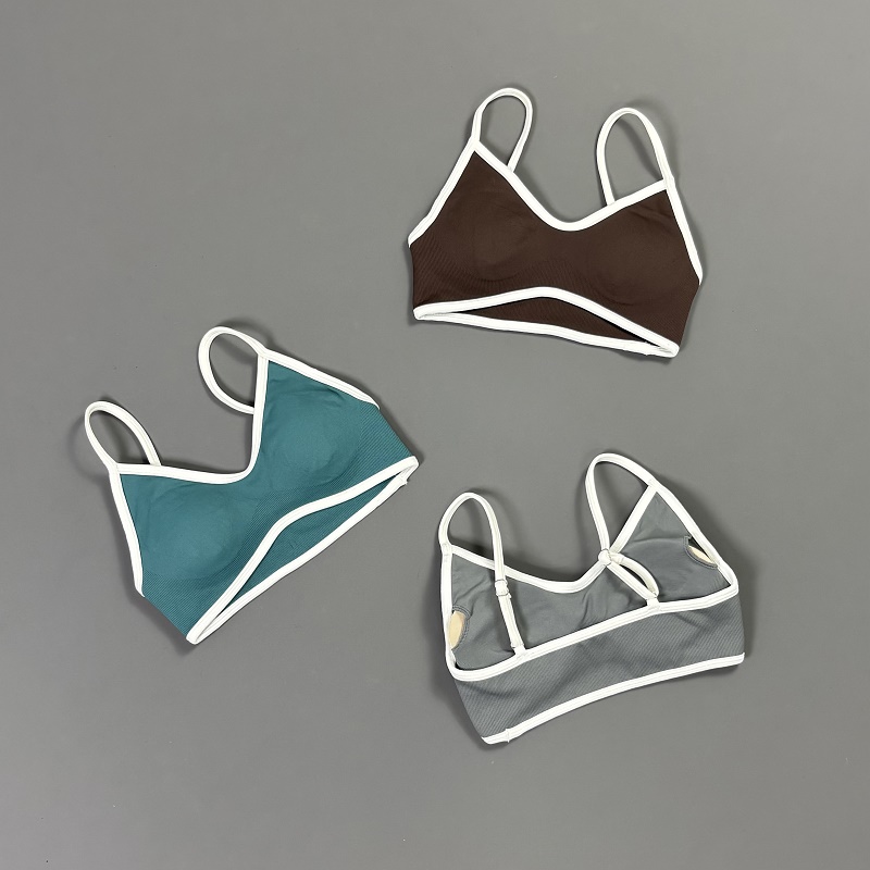 Women Contrastline Yoga Bra V  - огляд і ціна Yoga Daily Fitness